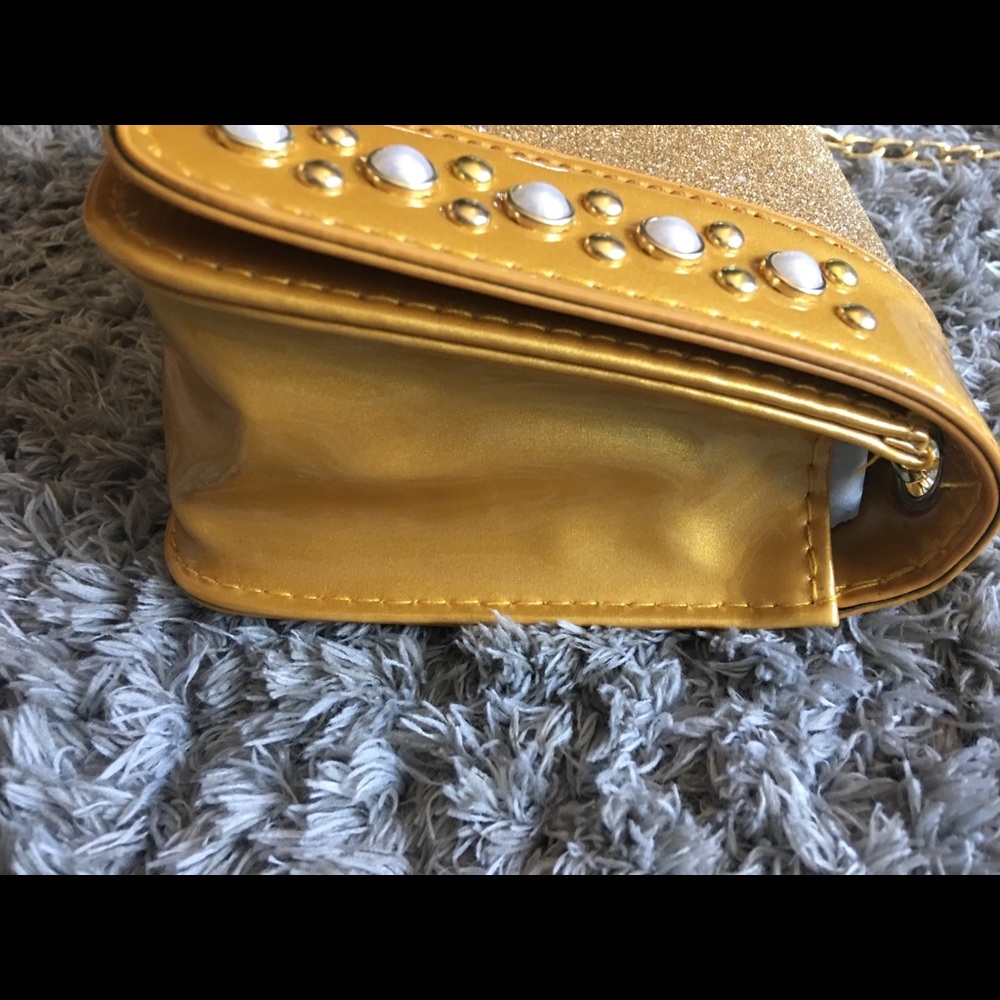 Gold Shoulder Bag 💛 - Picture 3 of 8